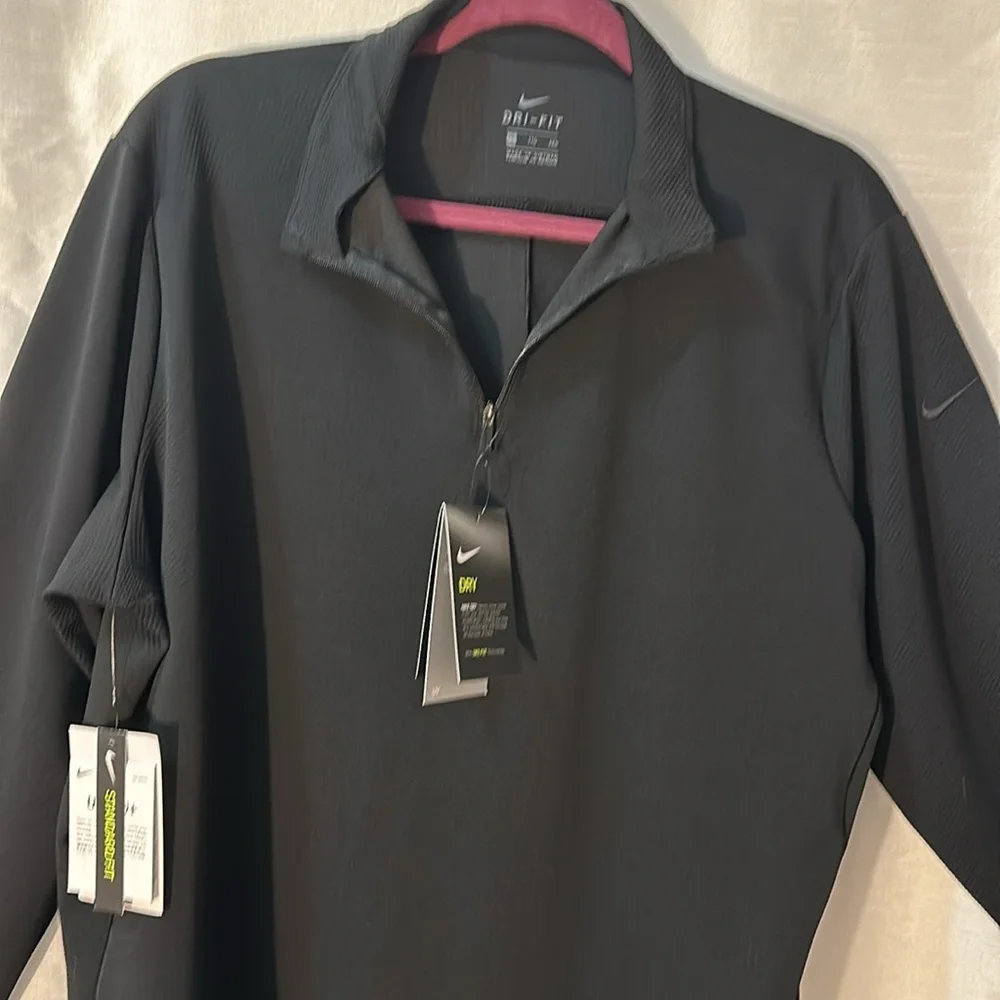Nike Dri-Fit Black Woman’s XXL UV Long Sleeve Shirt - Picture 6 of 6